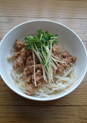 もやしに肉味噌のせのせ-レシピのメイン写真