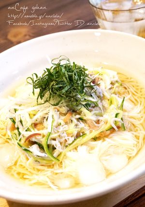 夏のランチに*薬味たっぷりしらすそうめん-レシピのメイン写真
