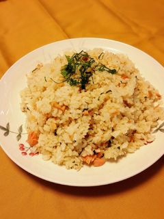 しゃけごはん シソ香るシャケごはん by ももいろばんび 【クックパッド】 簡単