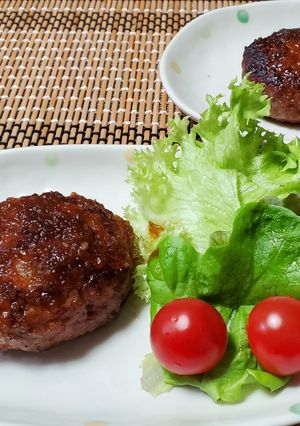 グリル仕上げの和風ジューシーハンバーグ-レシピのメイン写真