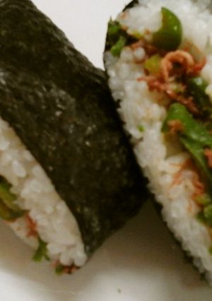 コンビーフとピーマン炒めのおにぎらず♪-レシピのメイン写真