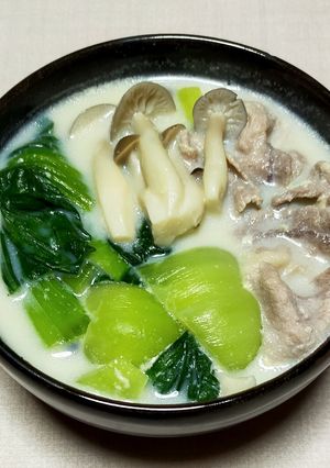 チンゲン菜と豚こまのお手軽豆乳スープ-レシピのメイン写真