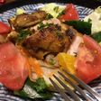 タンドリーチキンとたっぷり野菜サラダ