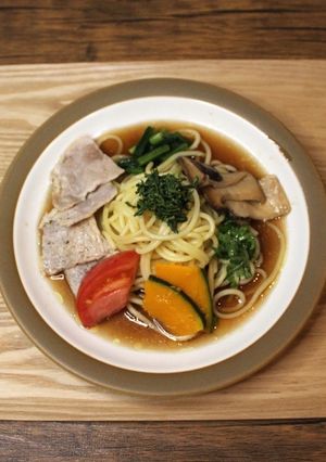 ほうじ茶だしと旬野菜和風パスタ-レシピのメイン写真
