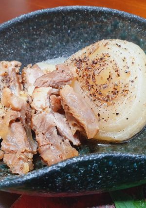 新玉ねぎと鶏もも肉(親鳥)の煮込み-レシピのメイン写真