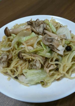 簡単！キノコのトリュフ塩焼そば-レシピのメイン写真