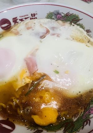 🍜袋麺＋🥓🍳ベーコンエッグ-レシピのメイン写真