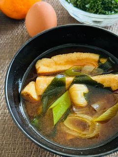これも捨てがたい、油揚げのお味噌汁😻-レシピのメイン写真