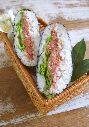 山葵コンビーフとバターのおにぎらず-レシピのメイン写真