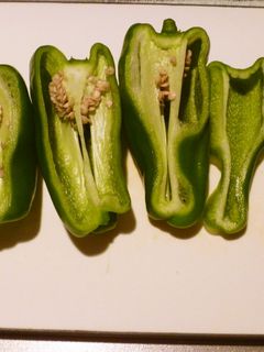半分じゃないピーマンの肉詰め-レシピのメイン写真