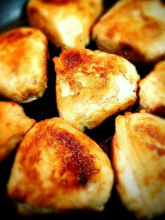 簡単!冷凍焼きおにぎりde肉巻きおむすび-レシピのメイン写真