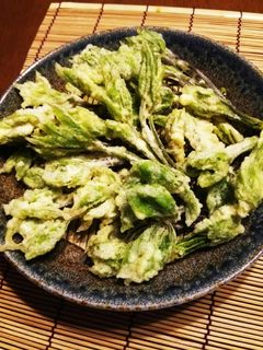 季節の味!山菜☆こしあぶらの天ぷら♪-レシピのメイン写真