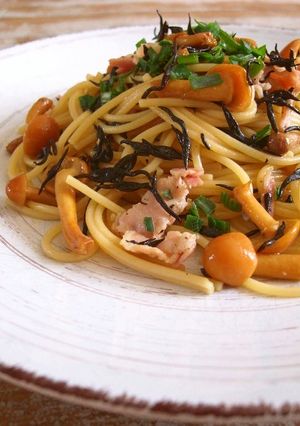 なめことひじきとベーコンの和風スパゲティ-レシピのメイン写真