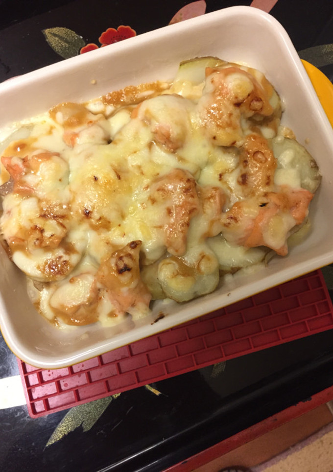 じゃがいもと鮭の味噌マヨチーズ焼き-レシピのメイン写真