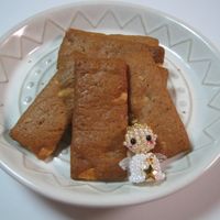 ブランブリーヘッジ ハニー ナッツ ビスケット レシピ プレート ブランベリー ホイップフロマージュサンドのクッキー(クランベリーとナッツ