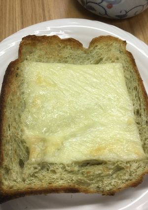 よもぎ入り食パンのチーズトースト-レシピのメイン写真