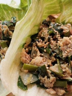ふわ甘辛♪ニラ玉豚そぼろのレタス包み-レシピのメイン写真