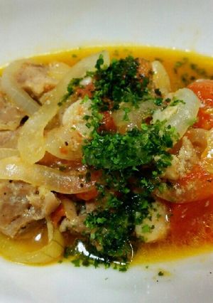 鶏もも肉と玉ねぎとトマトの塩糀煮込み♪-レシピのメイン写真