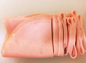 冷やし中華に。くっつかないハムの切り方-レシピのメイン写真