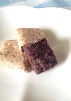 チョ〜濃厚な大人味の板チョコ（写真手前）-レシピのメイン写真