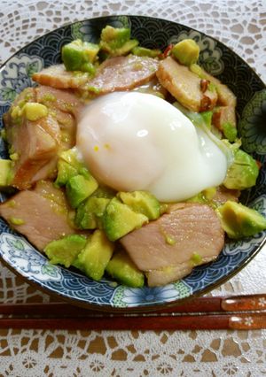 アボカドとベーコンのペペロン丼-レシピのメイン写真