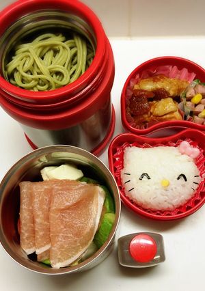 茶そば弁当♡ニコニコキティおにぎり付き-レシピのメイン写真