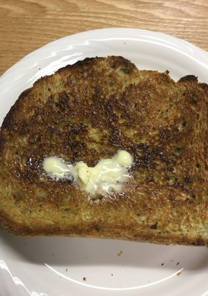 よもぎと黒胡椒入り食パンのトースト-レシピのメイン写真