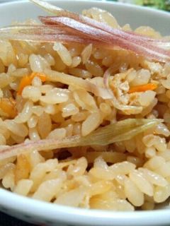 生姜とみょうがの炊き込み混ぜご飯-レシピのメイン写真