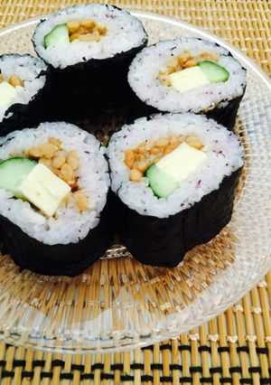 ゆかりご飯で♡納豆きゅうりチーズ巻き寿司-レシピのメイン写真