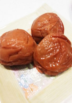 ☆こりゃうんめぇ～白干梅の塩抜き☆-レシピのメイン写真