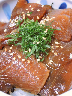 出汁醤油で簡単! マグロの漬け丼-レシピのメイン写真