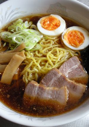 簡単！手作りスープと焼豚の醤油ラーメン-レシピのメイン写真