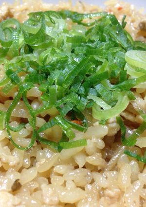 フライパンで＊鶏ごぼうの炊き込みご飯-レシピのメイン写真