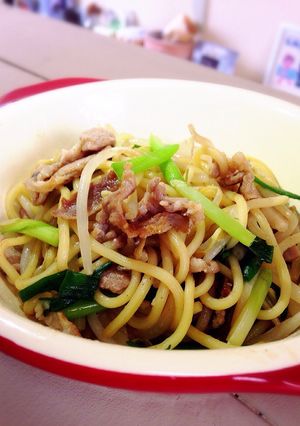 5分で簡単!激ウマ‼︎ネギ焼きそば-レシピのメイン写真