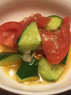 トマトとキュウリのコロコロサラダ-レシピのメイン写真
