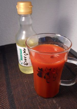 トマトジュースにえごま油入れちゃいました-レシピのメイン写真