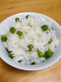 冷凍グリンピースで♫いつでも豆ご飯♫-レシピのメイン写真