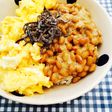 決めてはご飯♡ふわとろ玉子と納豆の二色丼