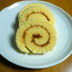 รูปของ ふわふわしっとり！基本のロールケーキ