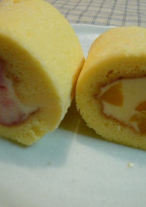 ロールケーキ生地でロールケーキアイス！-レシピのメイン写真