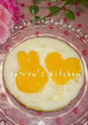 うさちゃんと♡ハートの♡目玉焼き〜裏技♬-レシピのメイン写真