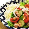 暑い日に冷たいサラダうどん☆ツナ缶で美味