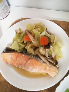 キャベツと鮭のヘルシー蒸し☆バター風味☆-レシピのメイン写真
