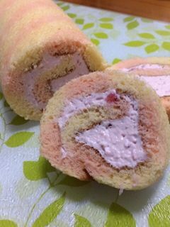 いちごムースのロールケーキ-レシピのメイン写真