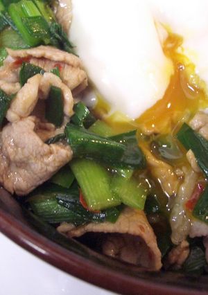 簡単！肉ニラ丼-レシピのメイン写真