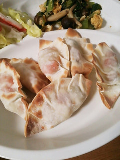 マッシュポテトと餃子の皮♪中は色とりどり-レシピのメイン写真