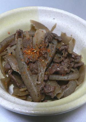 牛肉とごぼうとこんにゃくの煮物-レシピのメイン写真