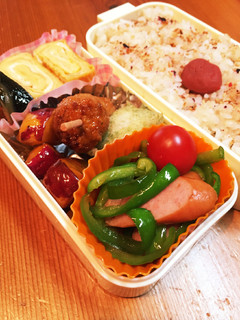 お弁当の彩りに!ピーマンとソーセージ炒め-レシピのメイン写真