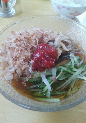 暑い日に食べよう♪梅干しと鰹節のそうめん-レシピのメイン写真