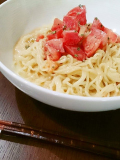 マルちゃん冷麺で、ごまトマト豆乳冷麺♪-レシピのメイン写真